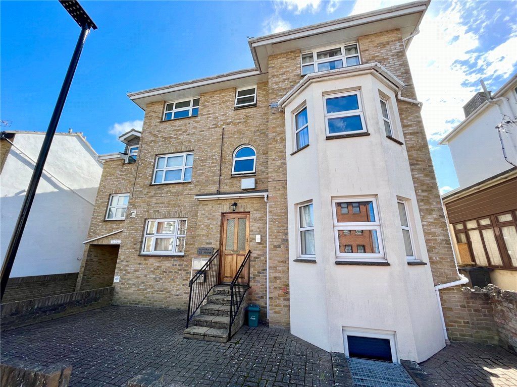 3 bed flat for sale in West Street, Ryde, Isle Of Wight PO33, £190,000