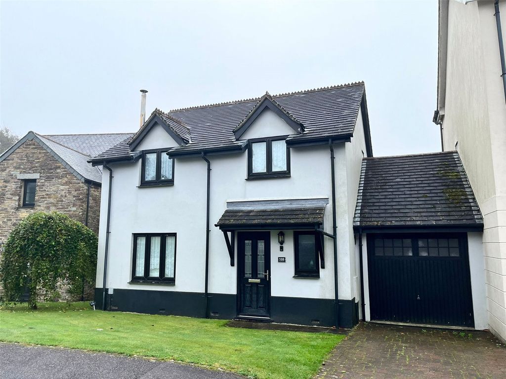 3 bed link-detached house for sale in Beechwood Drive, Camelford, Cornwall PL32, £325,000