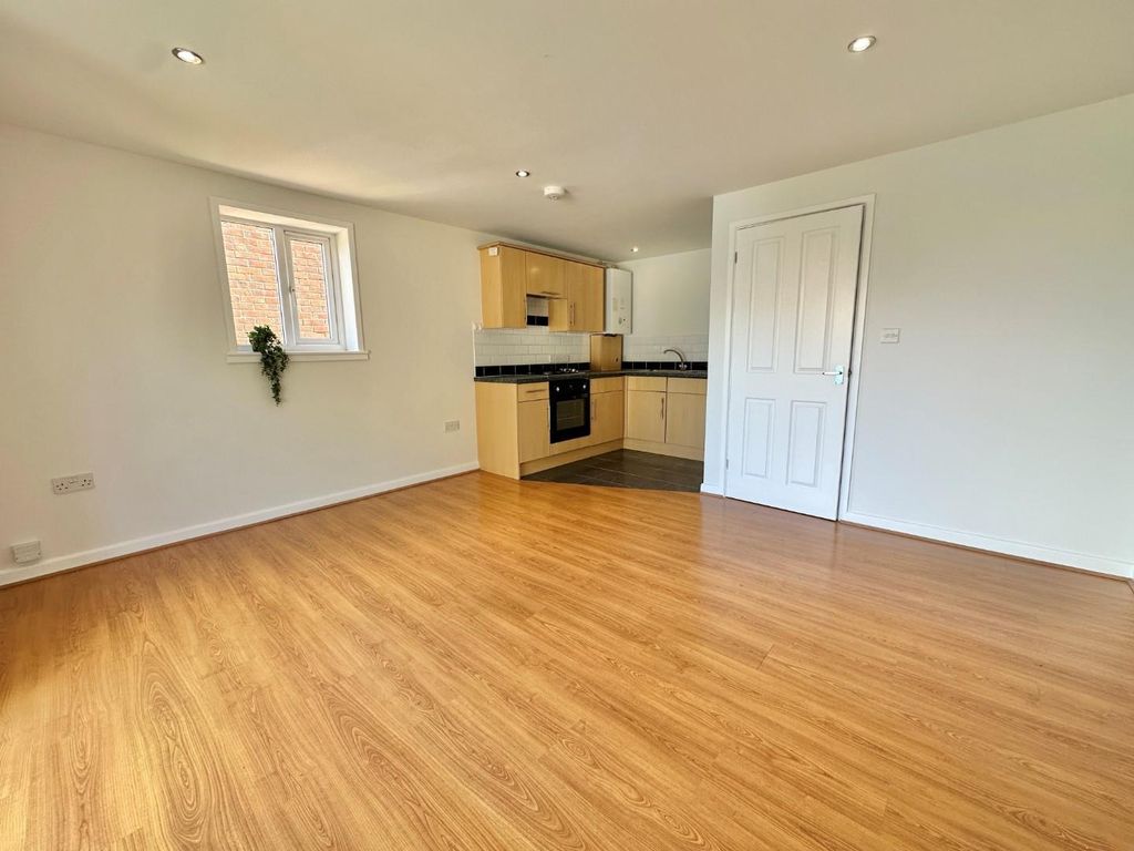 1 bed flat for sale in Canberra Road, Weymouth DT3, £130,000