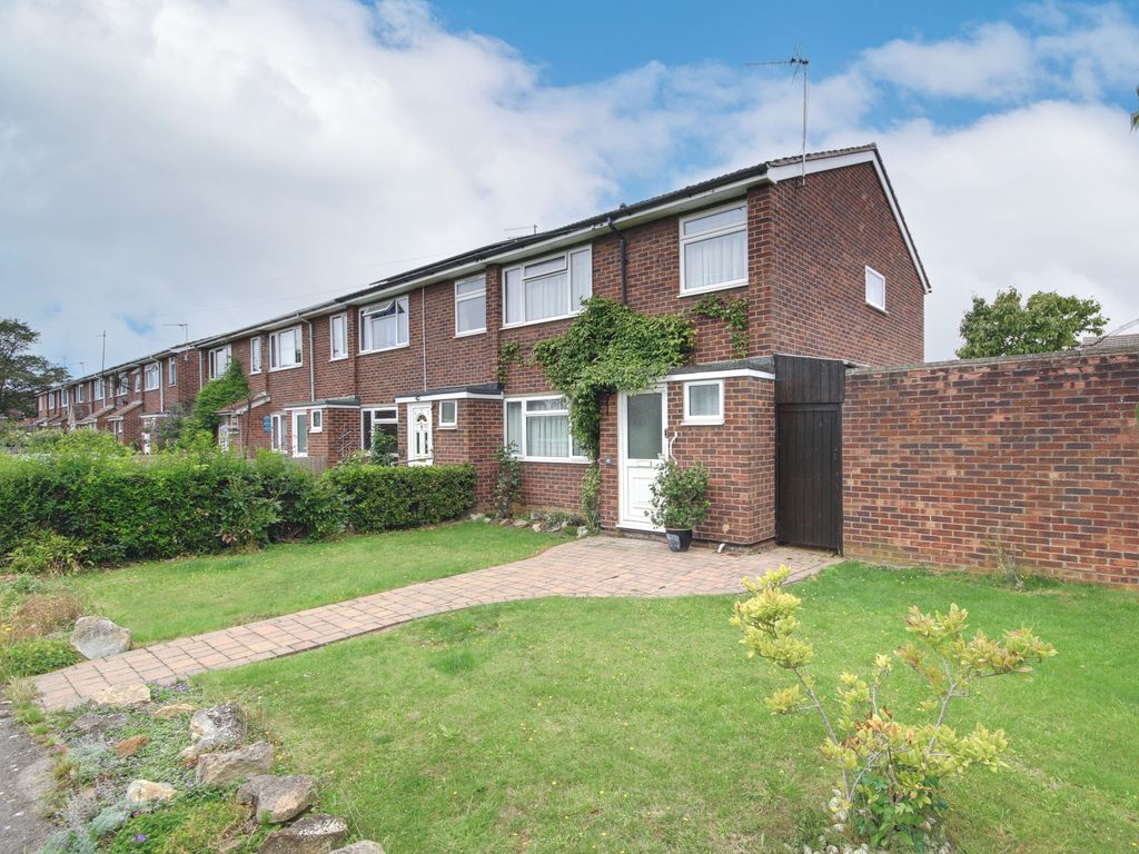 3 bed end terrace house for sale in Spinney Way, St. Ives, Huntingdon PE27, £280,000