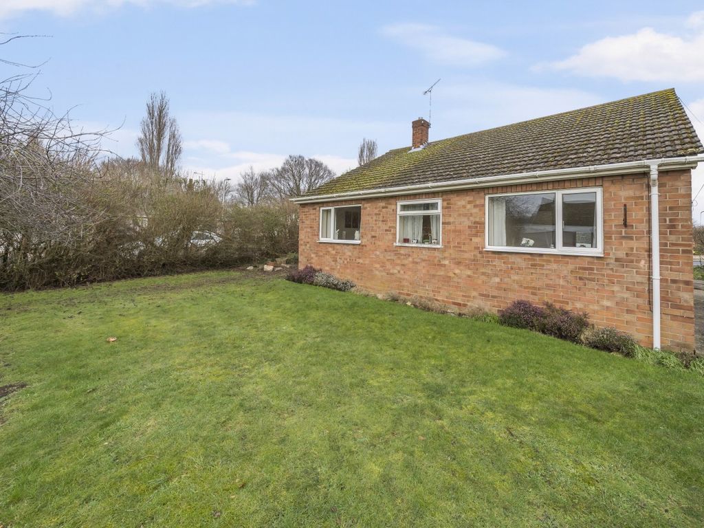 3 bed bungalow for sale in St Hilarys Close, North Hykeham, Lincoln LN6, £180,000