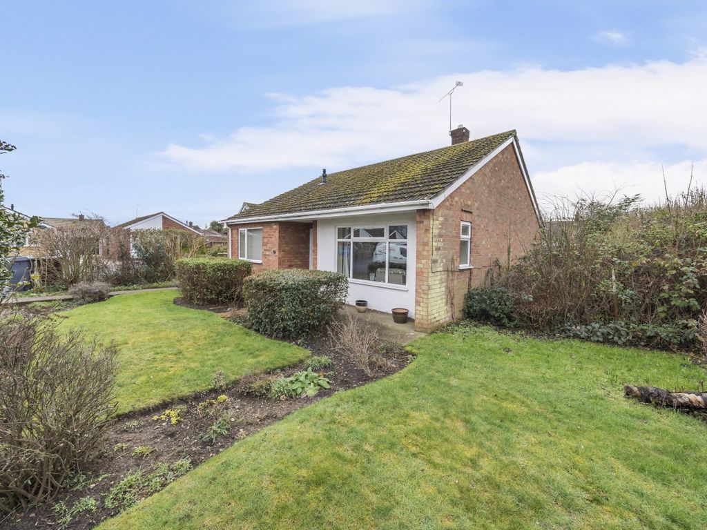 3 bed bungalow for sale in St Hilarys Close, North Hykeham, Lincoln LN6, £180,000