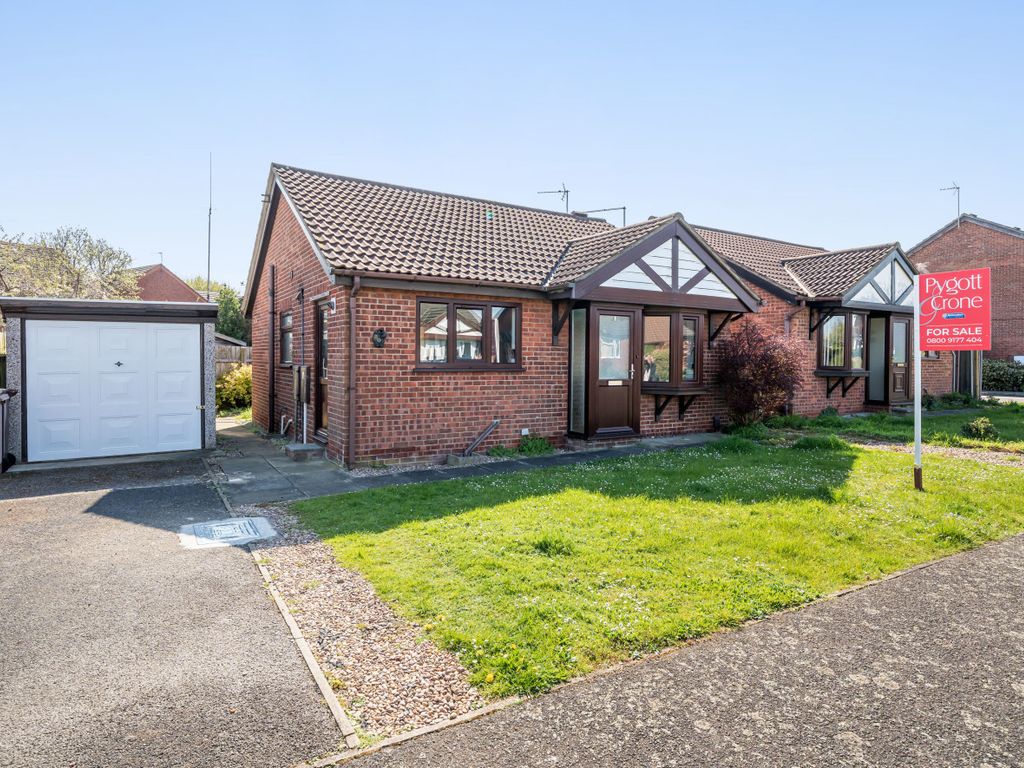 2 bed bungalow for sale in Woburn Avenue, Lincoln LN1, £199,950