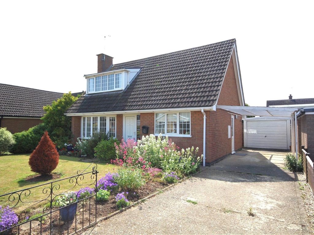 2 bed detached house for sale in Ancaster Drive, Sleaford, Lincolnshire NG34, £239,950