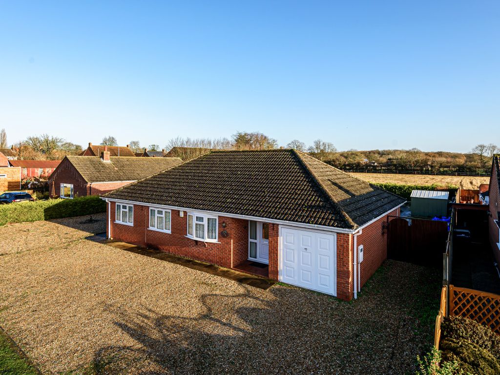 3 bed bungalow for sale in Chapel Lane, Mareham-Le-Fen, Boston, Lincolnshire PE22, £299,950