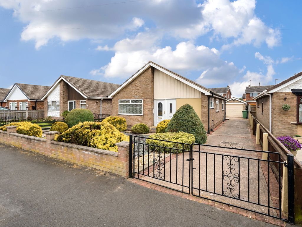 3 bed bungalow for sale in Oaklands Road, Immingham, N.E.Lincs DN40, £170,000