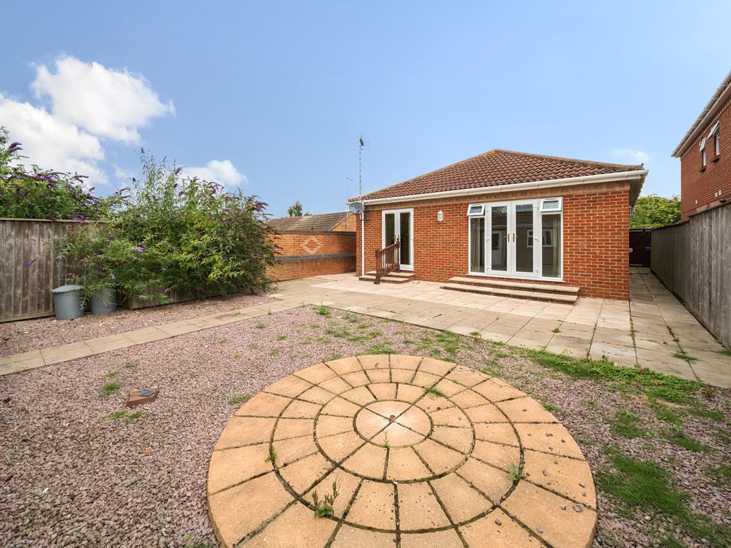 3 bed bungalow for sale in Mayfair Close, Fleet Hargate, Holbeach, Lincolnshire PE12, £250,000