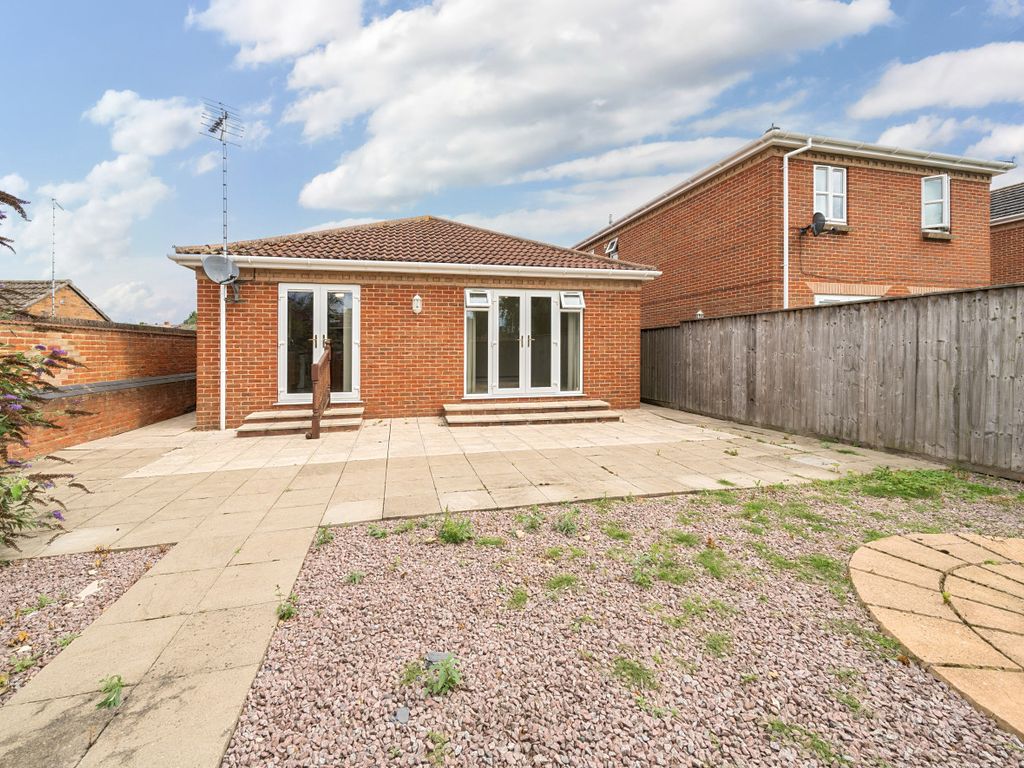 3 bed bungalow for sale in Mayfair Close, Fleet Hargate, Holbeach, Lincolnshire PE12, £250,000