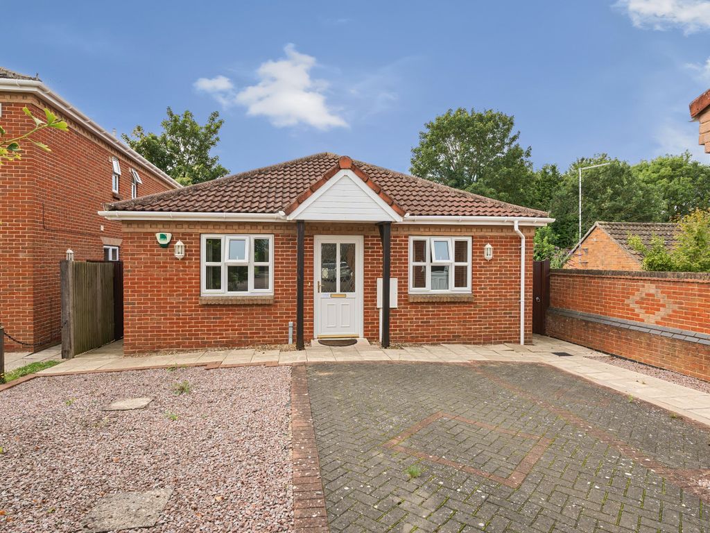 3 bed bungalow for sale in Mayfair Close, Fleet Hargate, Holbeach, Lincolnshire PE12, £250,000