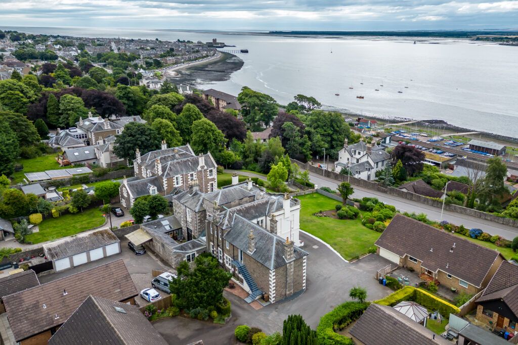 2 bed flat for sale in Dundee Road, Broughty Ferry, Dundee DD5, £255,000