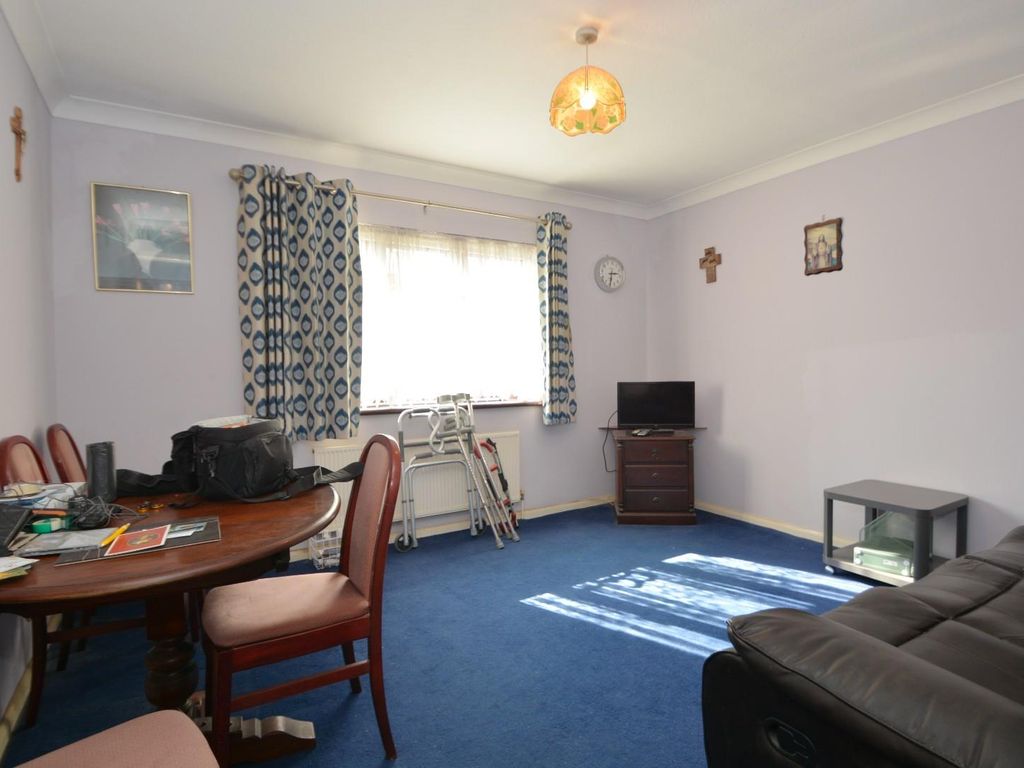 1 bed flat for sale in Barnaby Close, Harrow HA2, £240,000