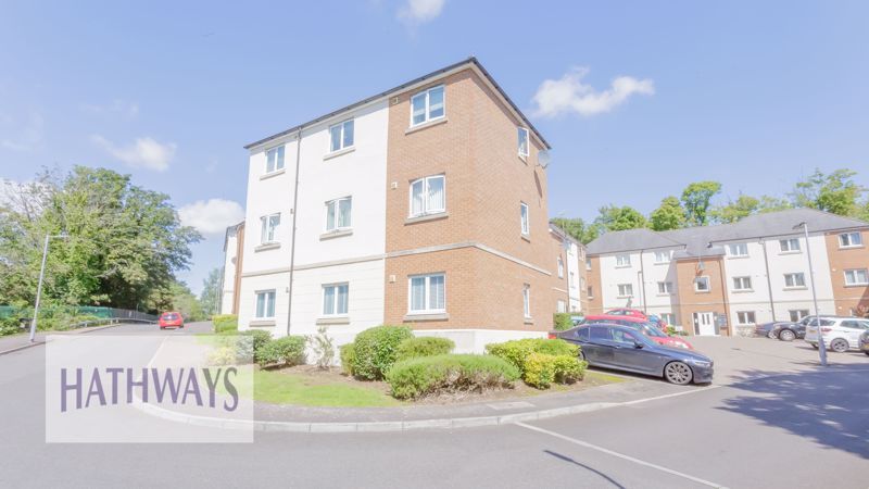2 bed flat for sale in Golden Mile View, Newport NP20, £150,000