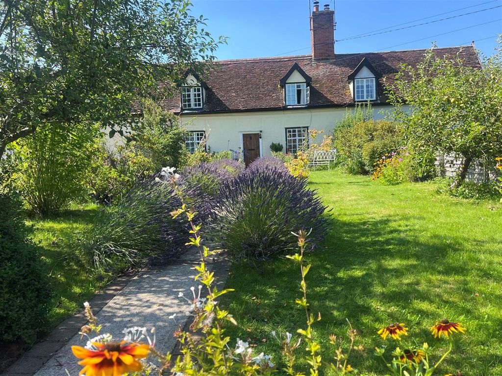 2 bed cottage for sale in The Green, Great Finborough, Stowmarket IP14, £275,000