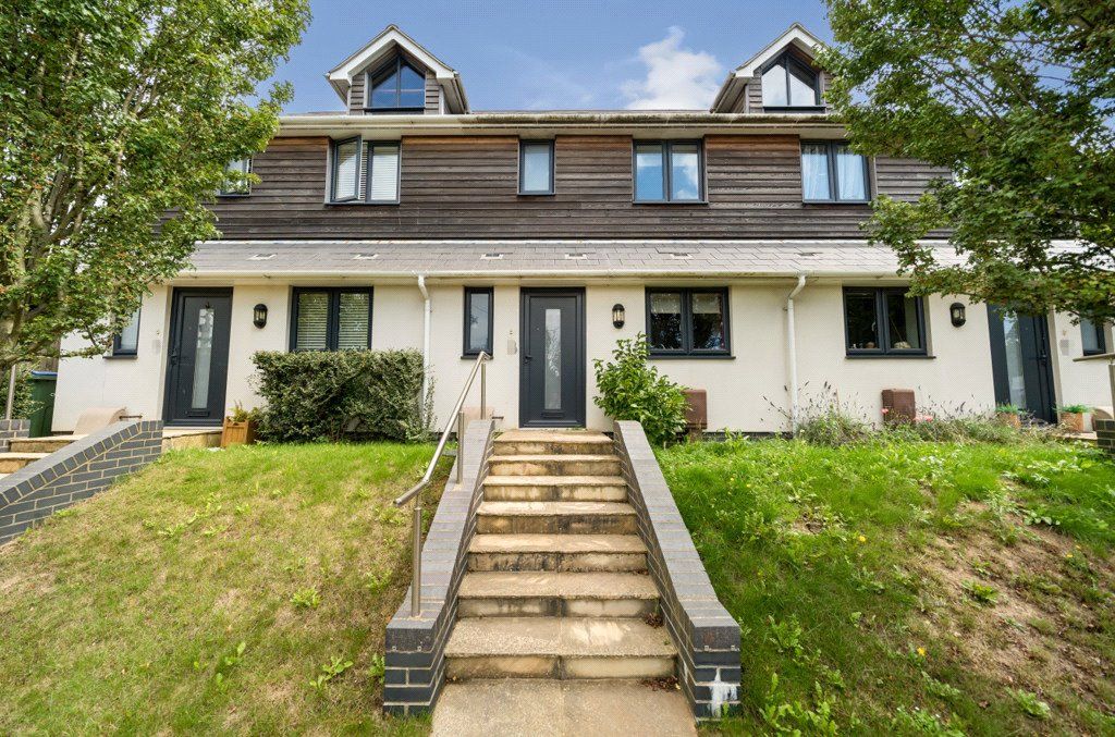 2 bed terraced house for sale in Shripney Road, Bognor Regis, West Sussex PO22, £137,500