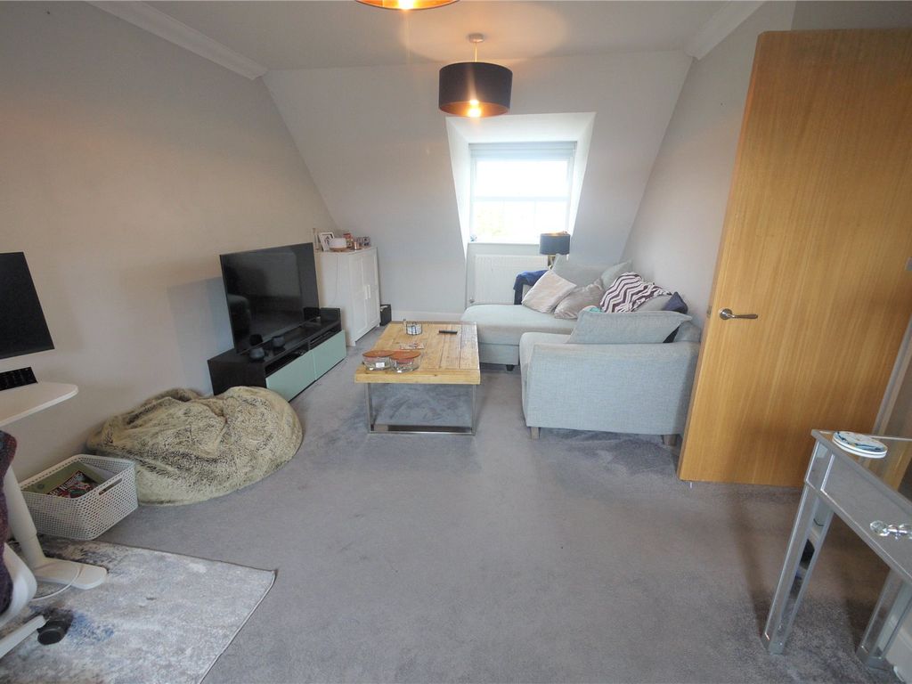 1 bed flat for sale in The Courtyard, Brentwood, Essex CM15, £220,000