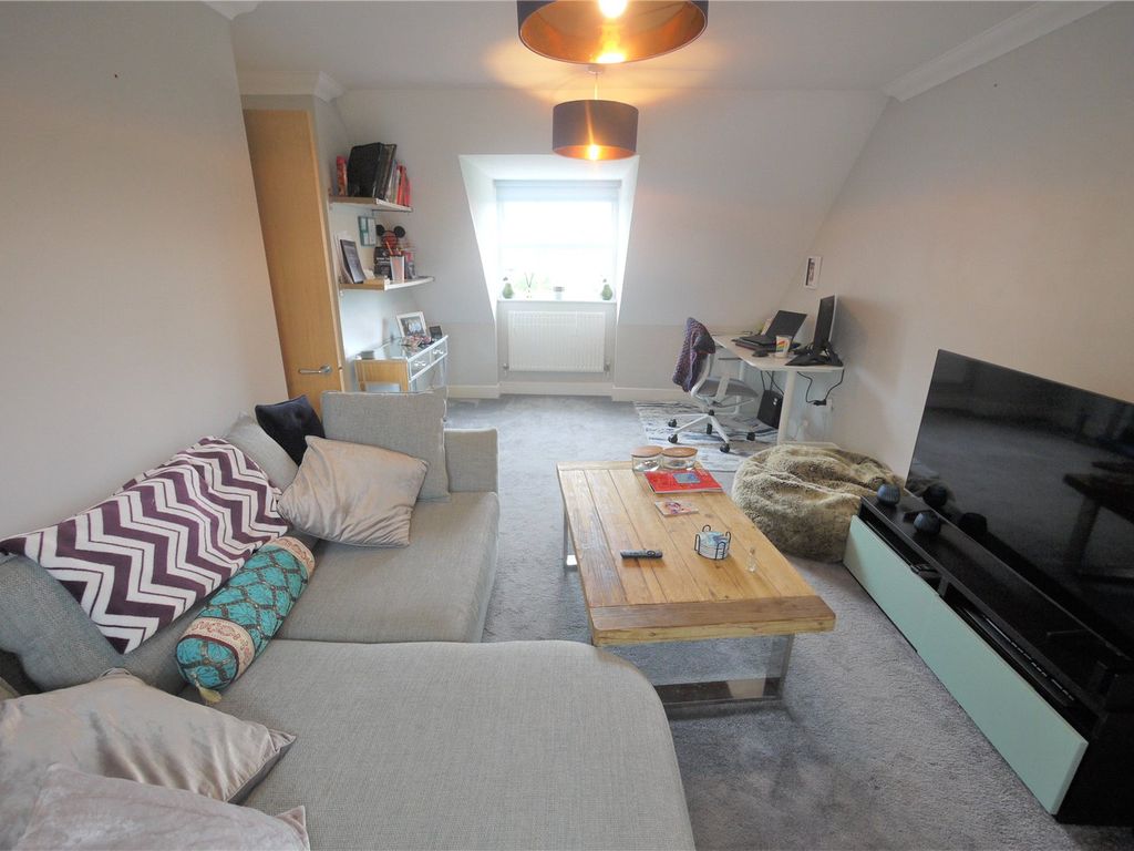 1 bed flat for sale in The Courtyard, Brentwood, Essex CM15, £220,000