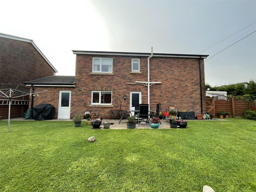 4 bed detached house for sale in Llys Anron, Cross Hands, Llanelli SA14, £325,000