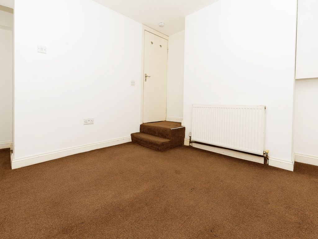 2 bed maisonette for sale in Cardigan Street, Luton, Bedfordshire LU1, £170,000