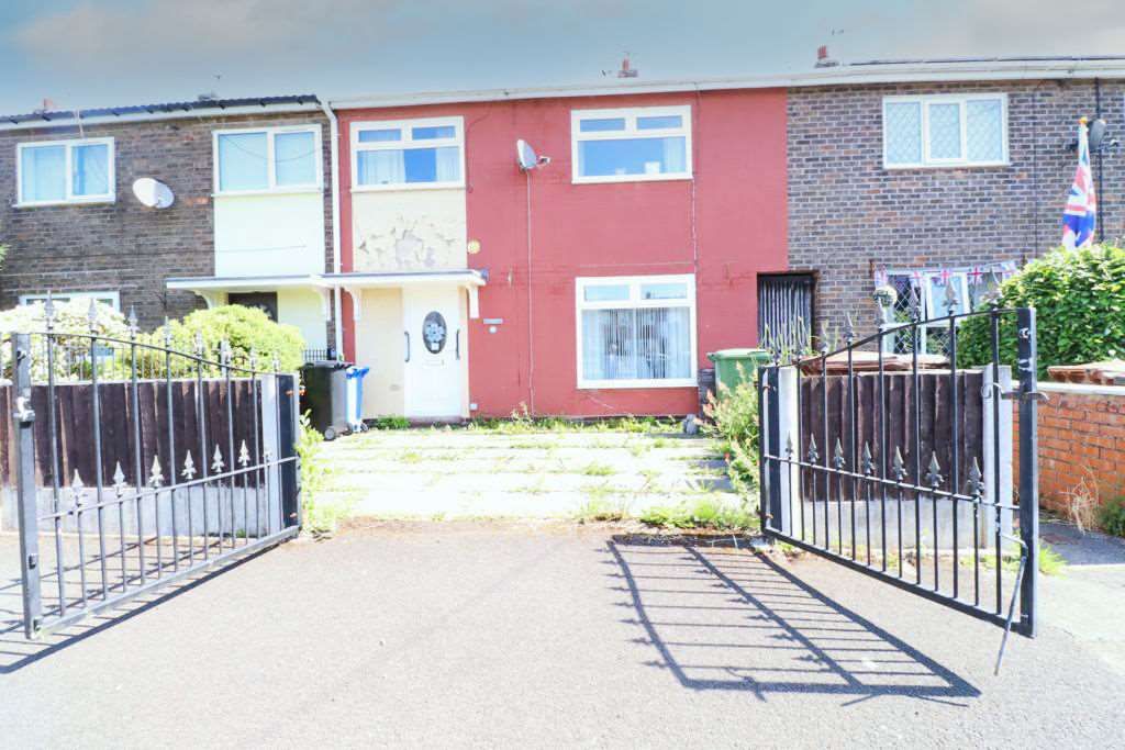 3 bed town house for sale in Cawood Square, Stockport SK5, £135,000