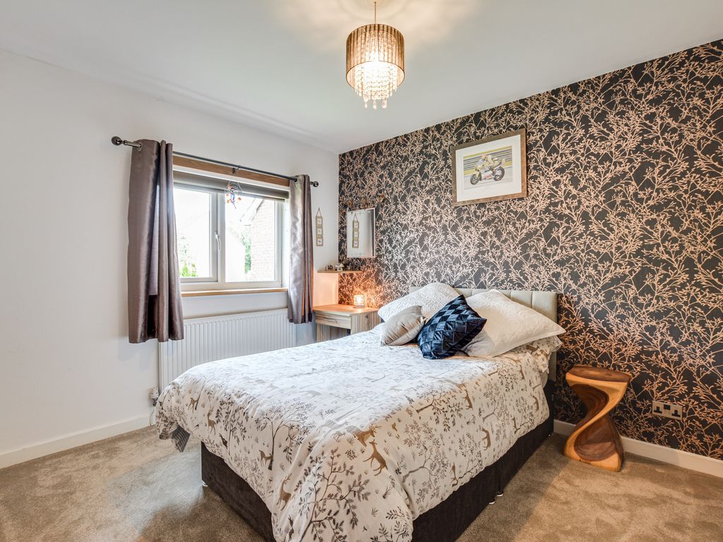 3 bed detached house for sale in Carnoustie Close, Preston, Lancashire PR2, £270,000