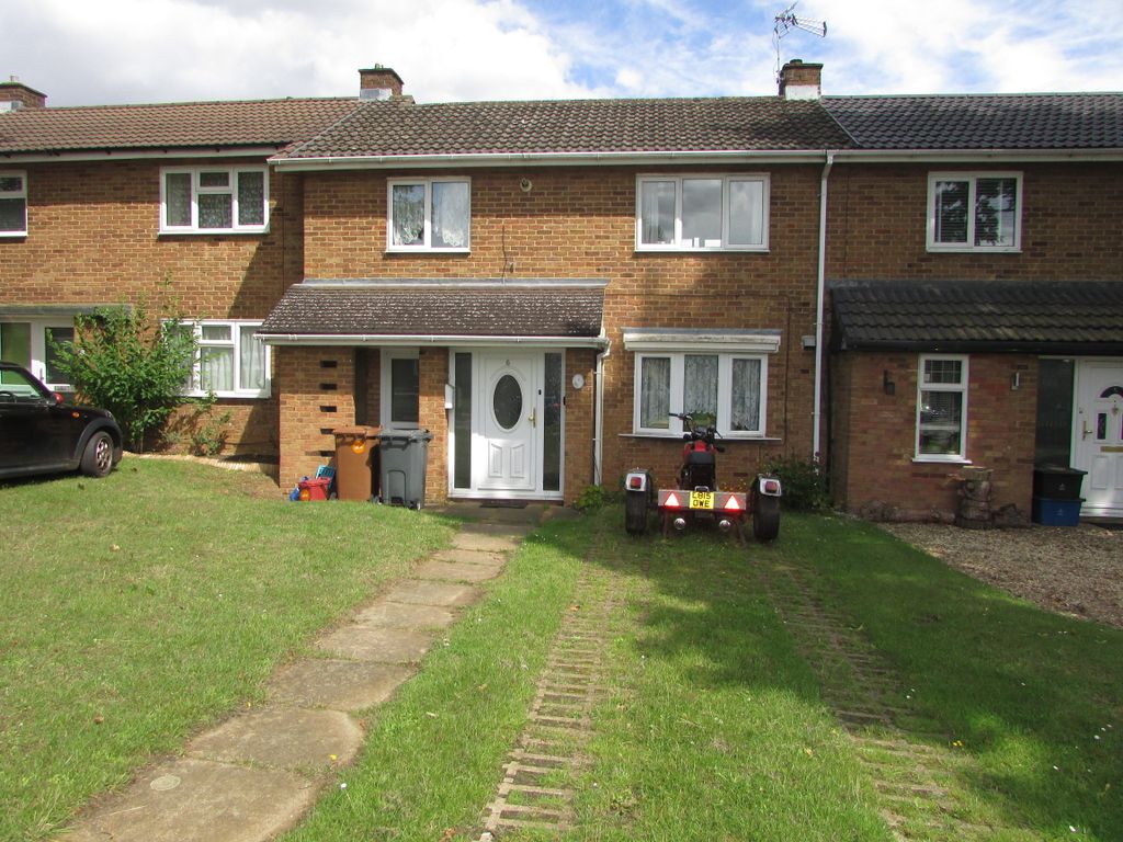 2 bed terraced house for sale in Oaks Cross, Stevenage SG2, £285,000