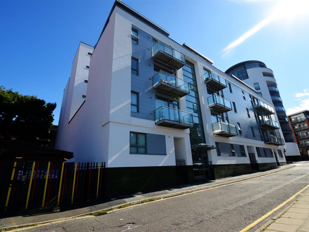 1 bed flat for sale in Lydia Ann Street, Liverpool L1, £138,500