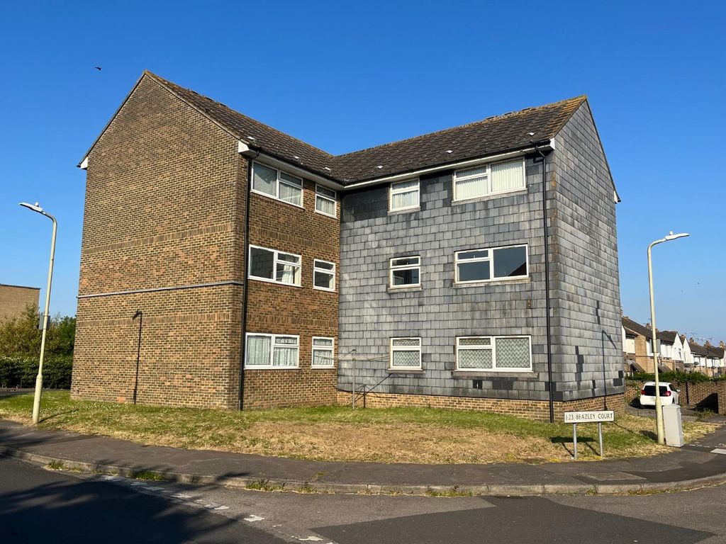 1 bed flat for sale in Alfred Road, Ashford TN24, £110,000
