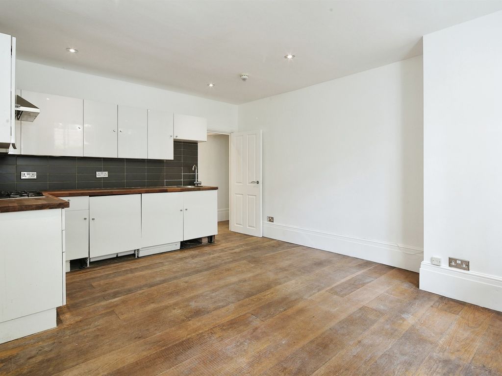 1 bed flat for sale in Alfred Road, Brighton BN1, £205,000