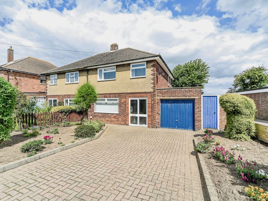 3 bed semi-detached house for sale in Stratton Way, Biggleswade, Bedfordshire SG18, £335,000
