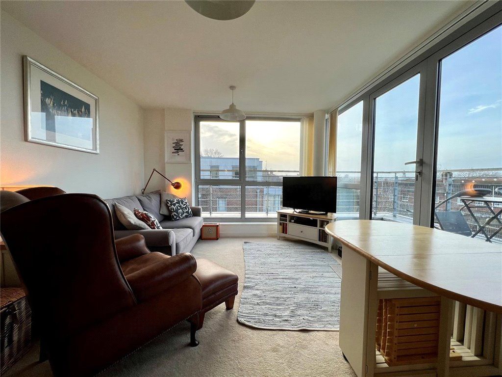 1 bed flat for sale in Bonfire Corner, Portsmouth, Hampshire PO1, £180,000