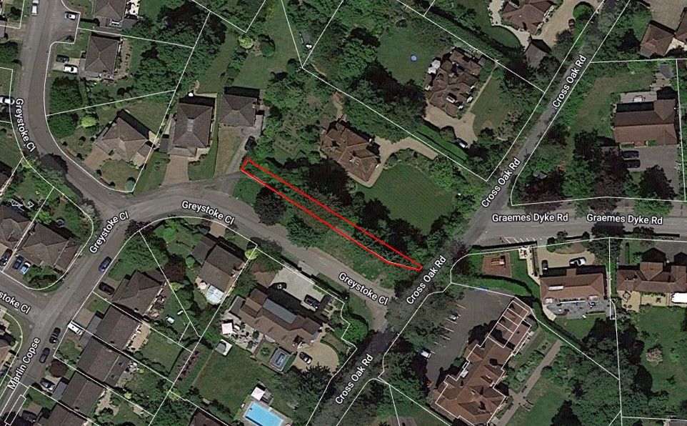 Land for sale in Greystoke Close, Berkhamsted HP4, £7,500