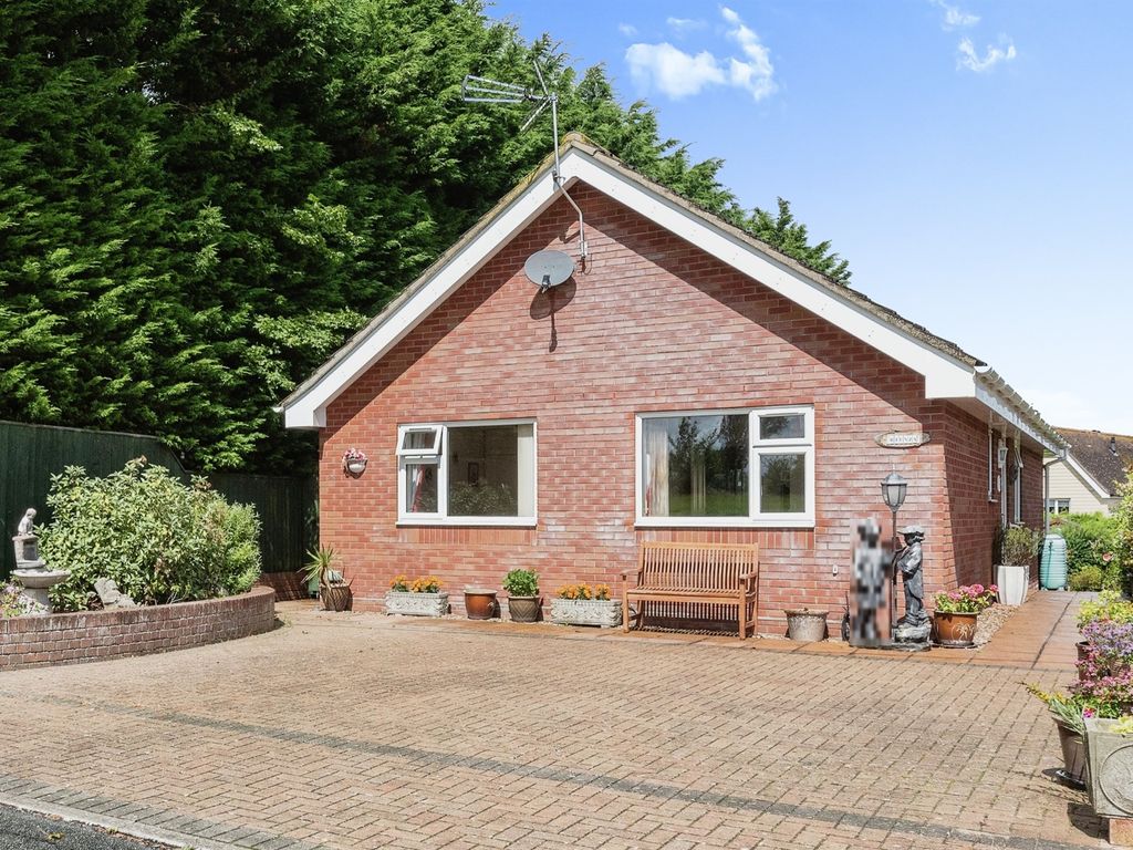 2 bed detached bungalow for sale in Mill Road, Great Bricett, Ipswich IP7, £300,000