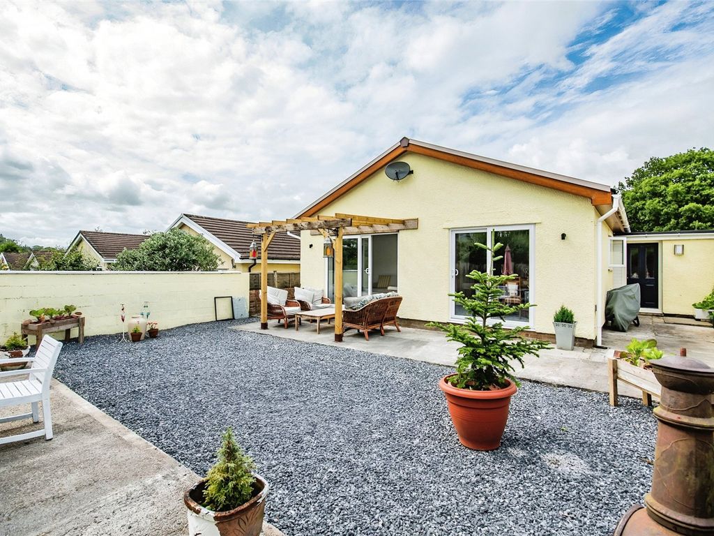 2 bed bungalow for sale in Golyg Y Gar, Salem, Llandeilo, Carmarthenshire SA19, £170,000