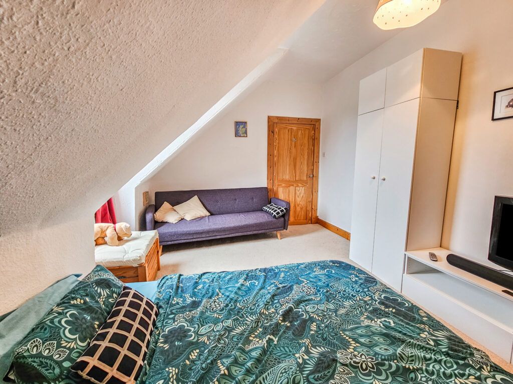 2 bed flat for sale in Flat 3 Bannockburn Buildings, Barmore Road, Tarbert, Argyll PA29, £99,995