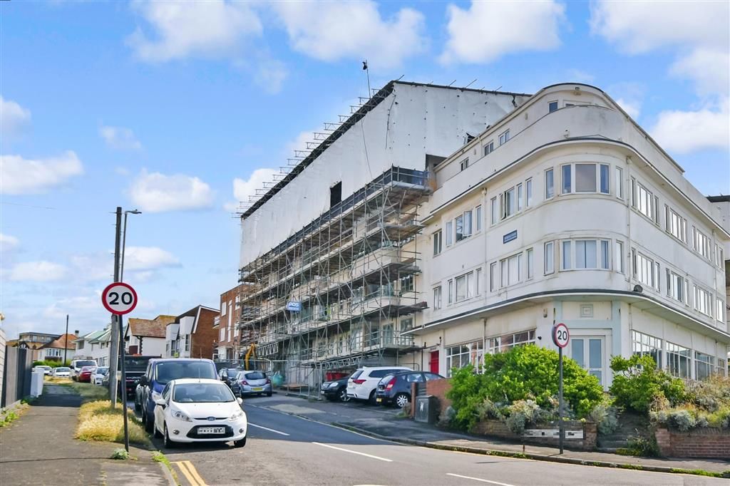 2 bed flat for sale in Chichester Drive East, Saltdean, East Sussex BN2, £230,000
