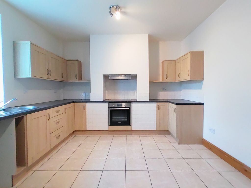 3 bed terraced house for sale in Clayton Lane, Clayton, Bradford BD14, £159,950