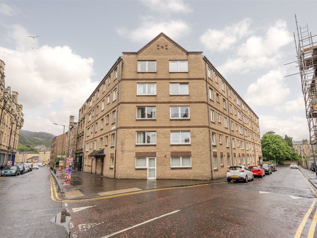 1 bed flat for sale in Homecraig House, East Crosscauseway, Edinburgh EH8, £100,000