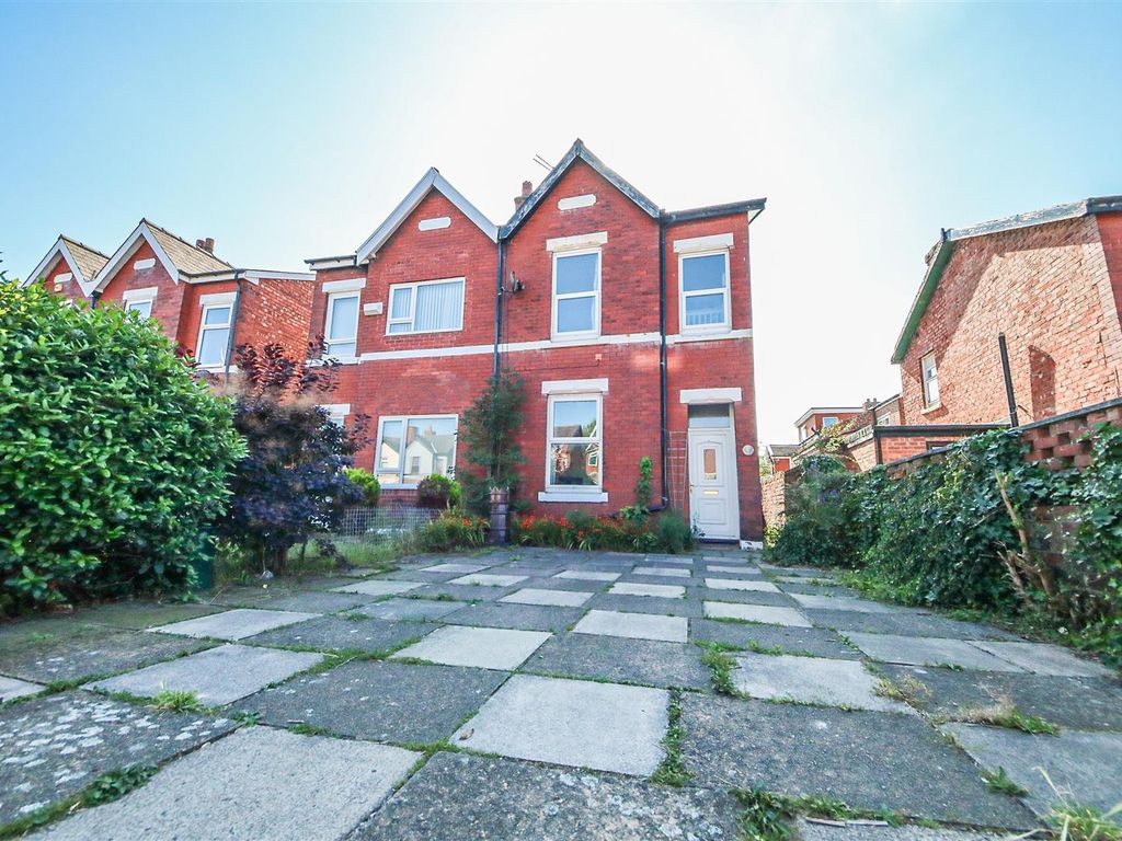 2 bed semi-detached house for sale in Thornton Road, Southport PR9, £130,000