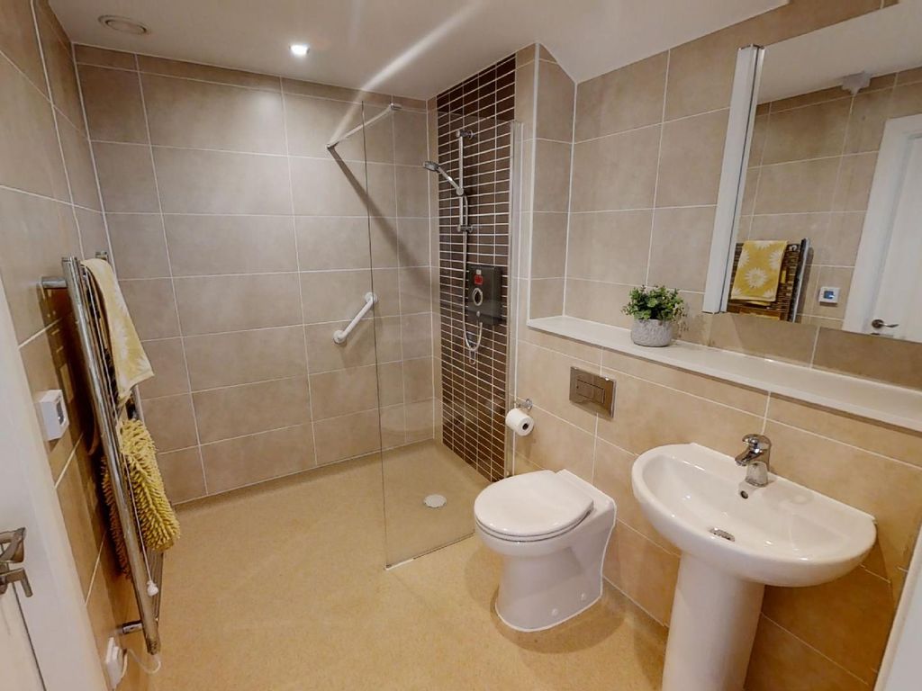 1 bed flat for sale in Adlington House, Moorside Road, Urmston M41, £160,000