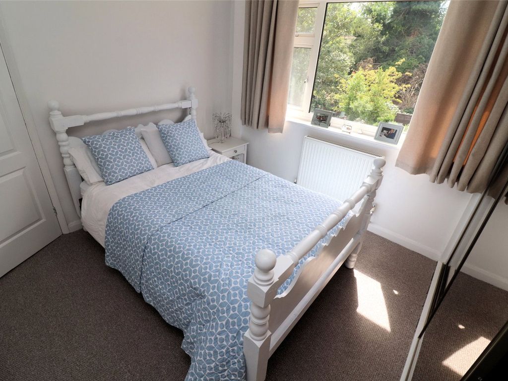 2 bed maisonette for sale in Eversley Avenue, Barnehurst, Kent DA7, £260,000