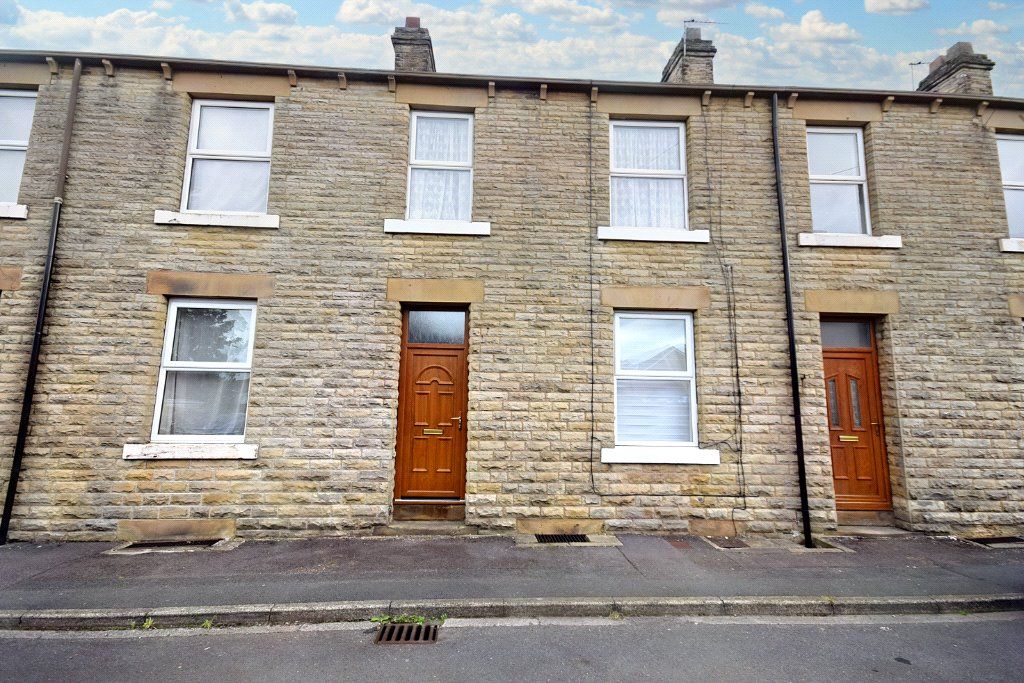 2 bed terraced house for sale in Wood Street, Ossett, West Yorkshire WF5, £125,000