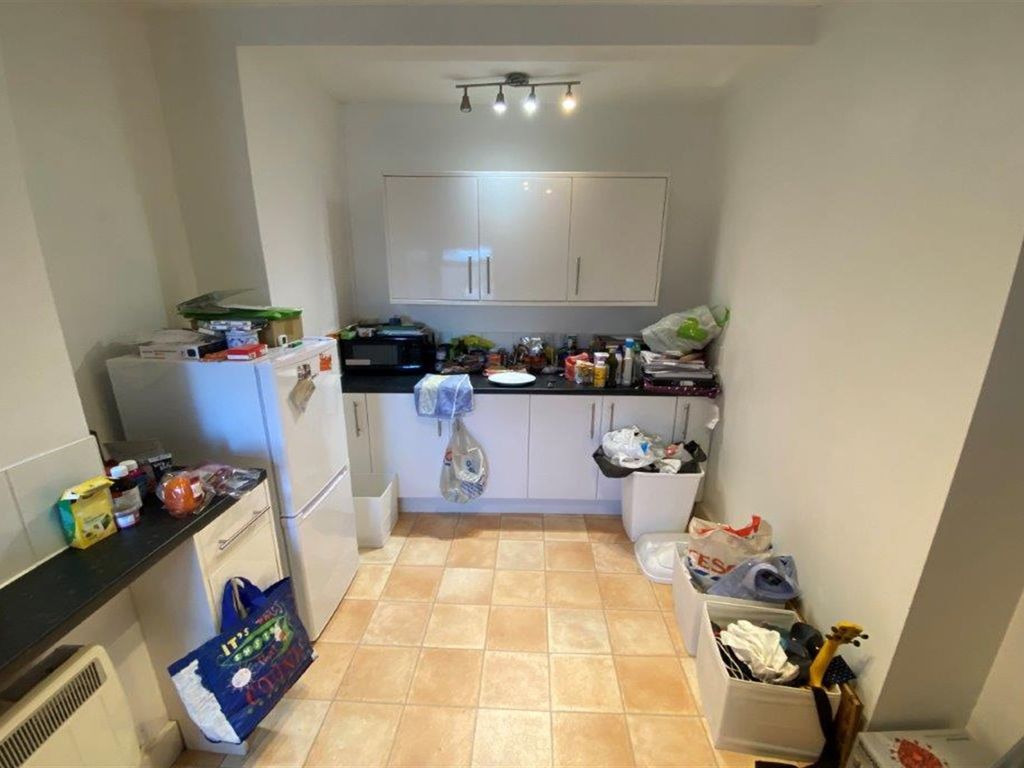 1 bed flat for sale in 106 Chilwell Road, Beeston NG9, £175,000