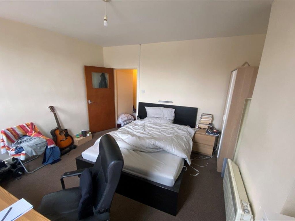 1 bed flat for sale in 106 Chilwell Road, Beeston NG9, £175,000