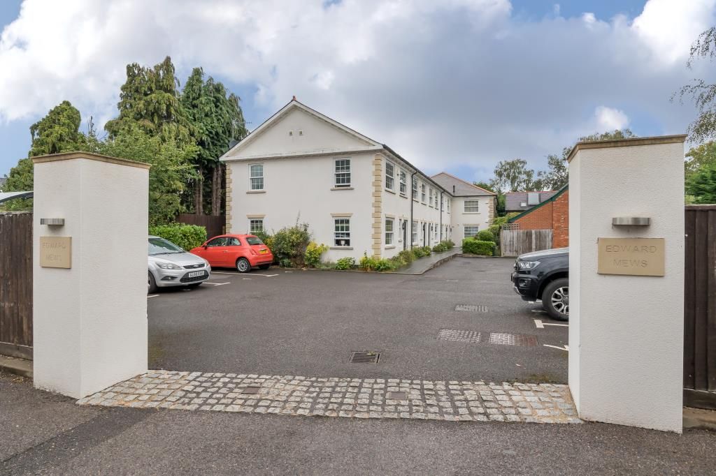1 bed flat for sale in Ascot, Berkshire SL5, £300,000
