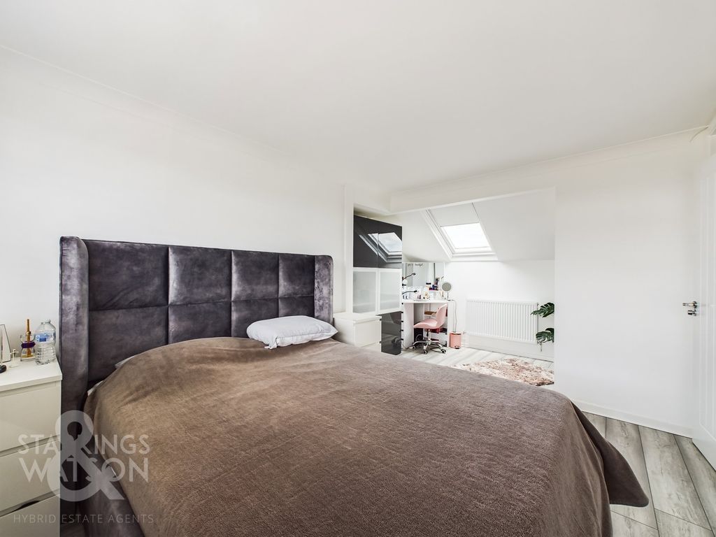 3 bed property for sale in Raymond Road, Hellesdon, Norwich NR6, £290,000