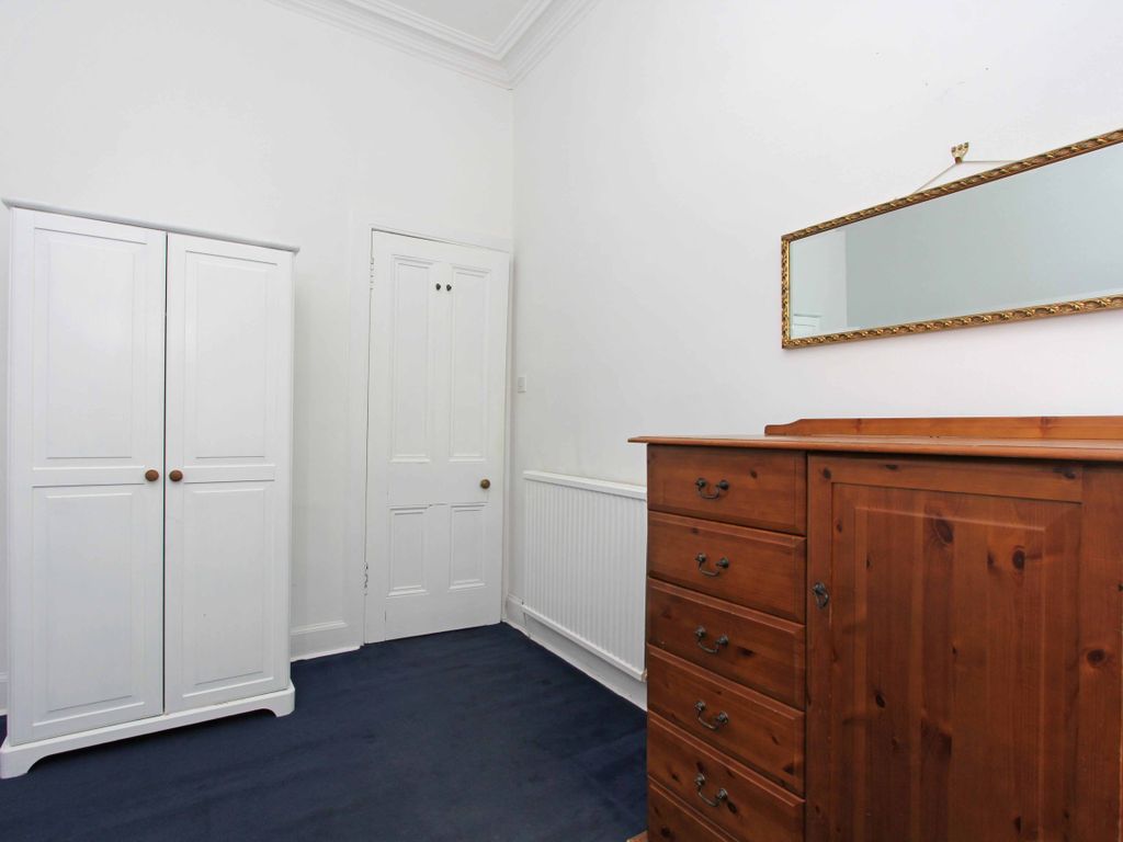 1 bed flat for sale in Elm Row, Edinburgh EH7, £249,950