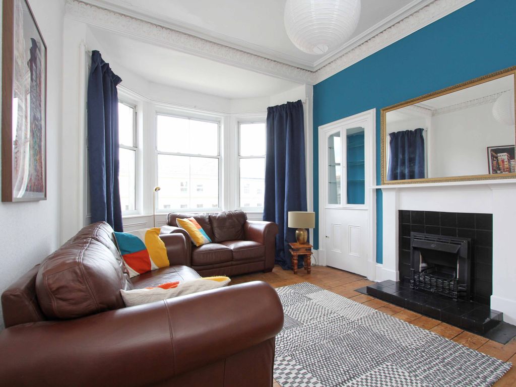 1 bed flat for sale in Elm Row, Edinburgh EH7, £249,950