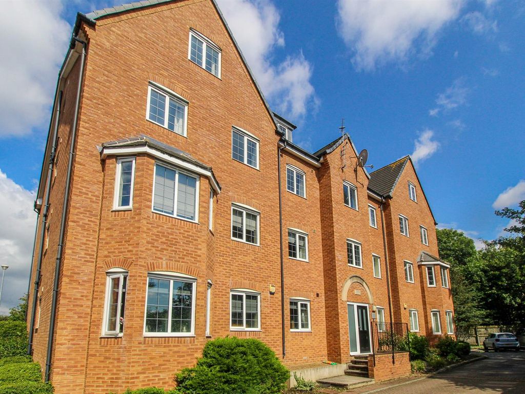 2 bed flat for sale in Lapwing View, Horbury, Wakefield WF4, £119,995