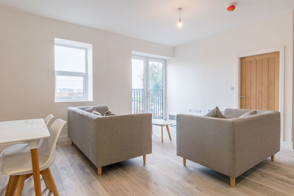 1 bed flat for sale in Ash Tree Garth, Leeds LS9, £185,000