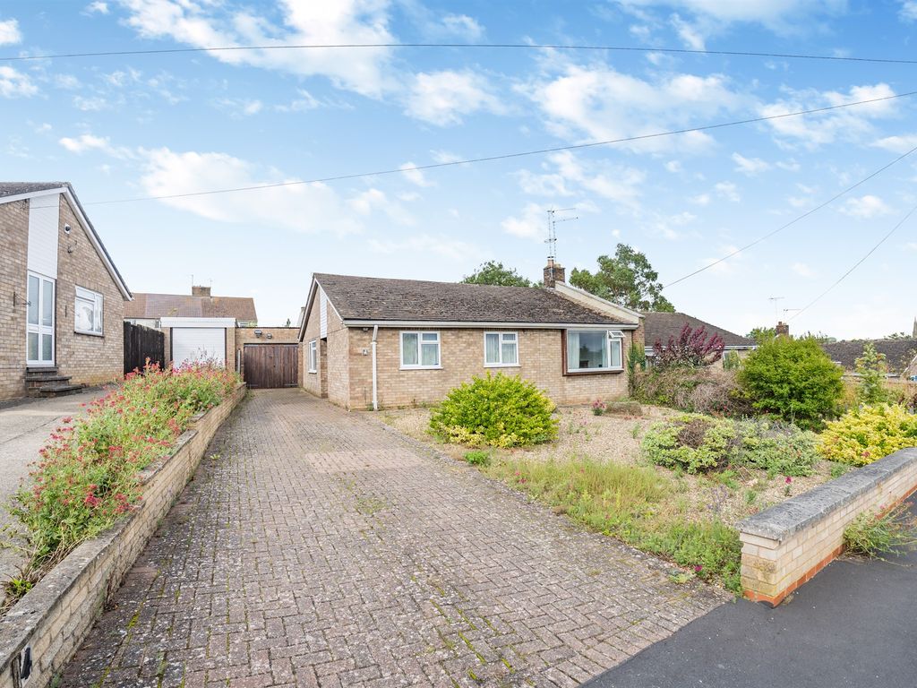 3 bed detached bungalow for sale in Spencers Road, Ketton, Stamford PE9, £295,000